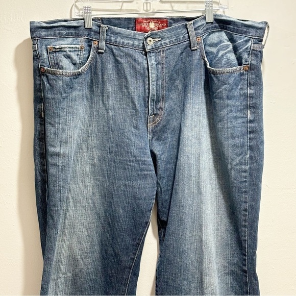 🍀LUCKY BRAND Men’s Blue 361 Vintage Straight Jeans In Hipster Wash Size 40”X32” - Picture 3 of 10